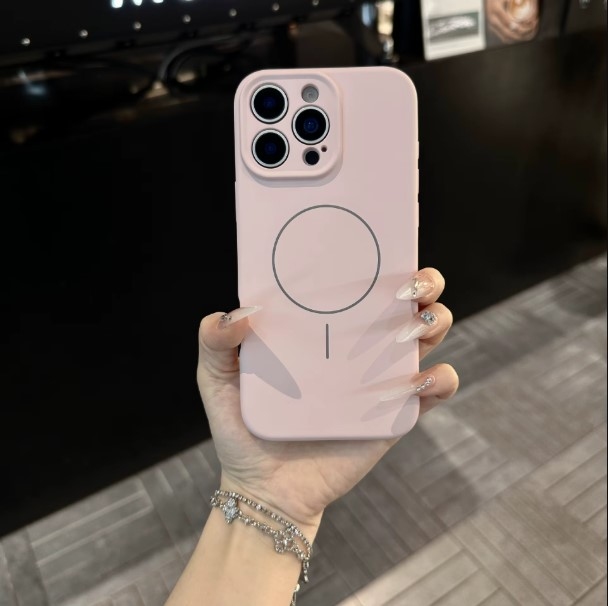 iPhone 15 Pro Liquid Silicone MagSafe Husa (Pink)