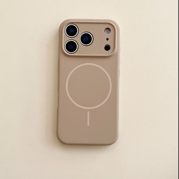 iPhone 17 Pro Liquid Silicone MagSafe Husa (Desert Gold)